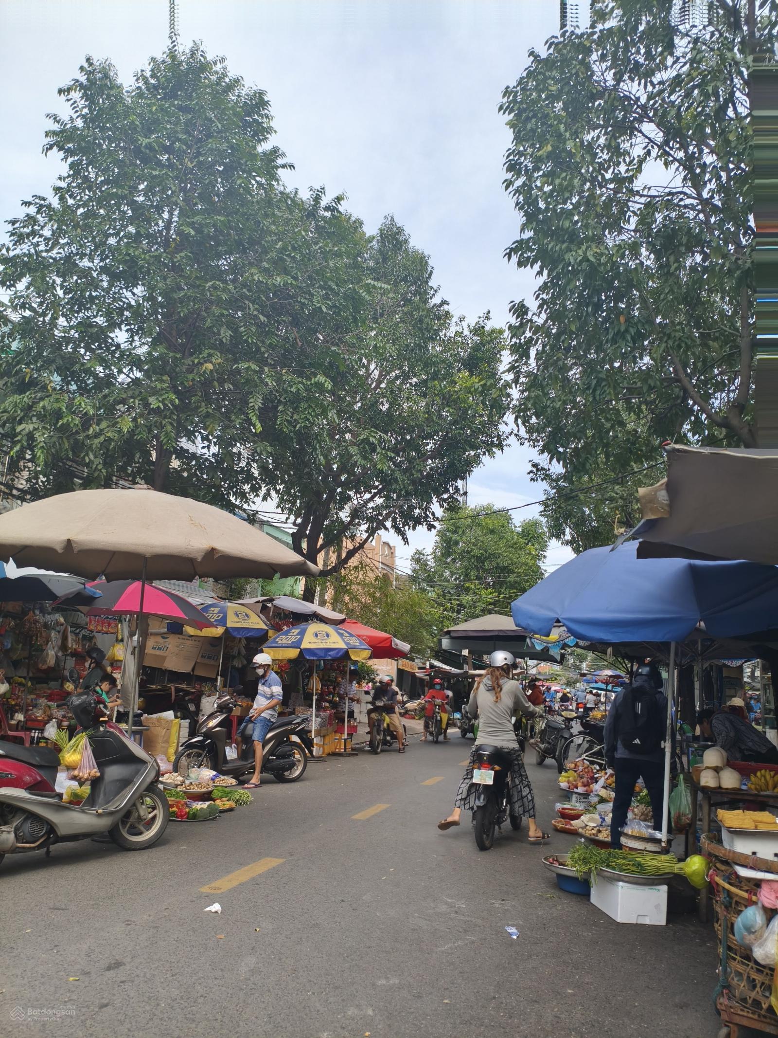 Mặt tiền KD ngang 7x18m - ngay chợ Phạm Thế Hiển Quận 8 - nhà cũ tiện xây mới - nhỉnh 11 tỷ