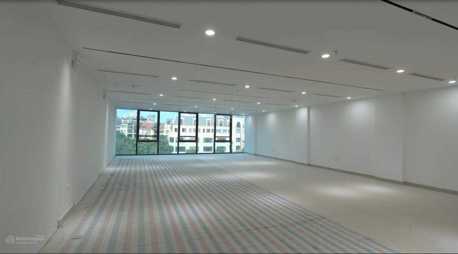 Cho thuê văn phòng,spa,bi a...200m2,300m2,500m2 chỉ từ 25 triệu/tháng mặt phố quận Hoàng Mai