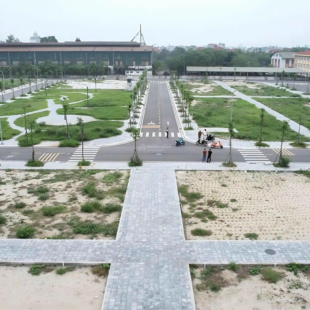 Tái định cư Bộ Công An - Mai Lâm - 56m2 - vỉa hè, ô tô tránh - 2 thoáng trước sau, gần cầu Tứ Liên