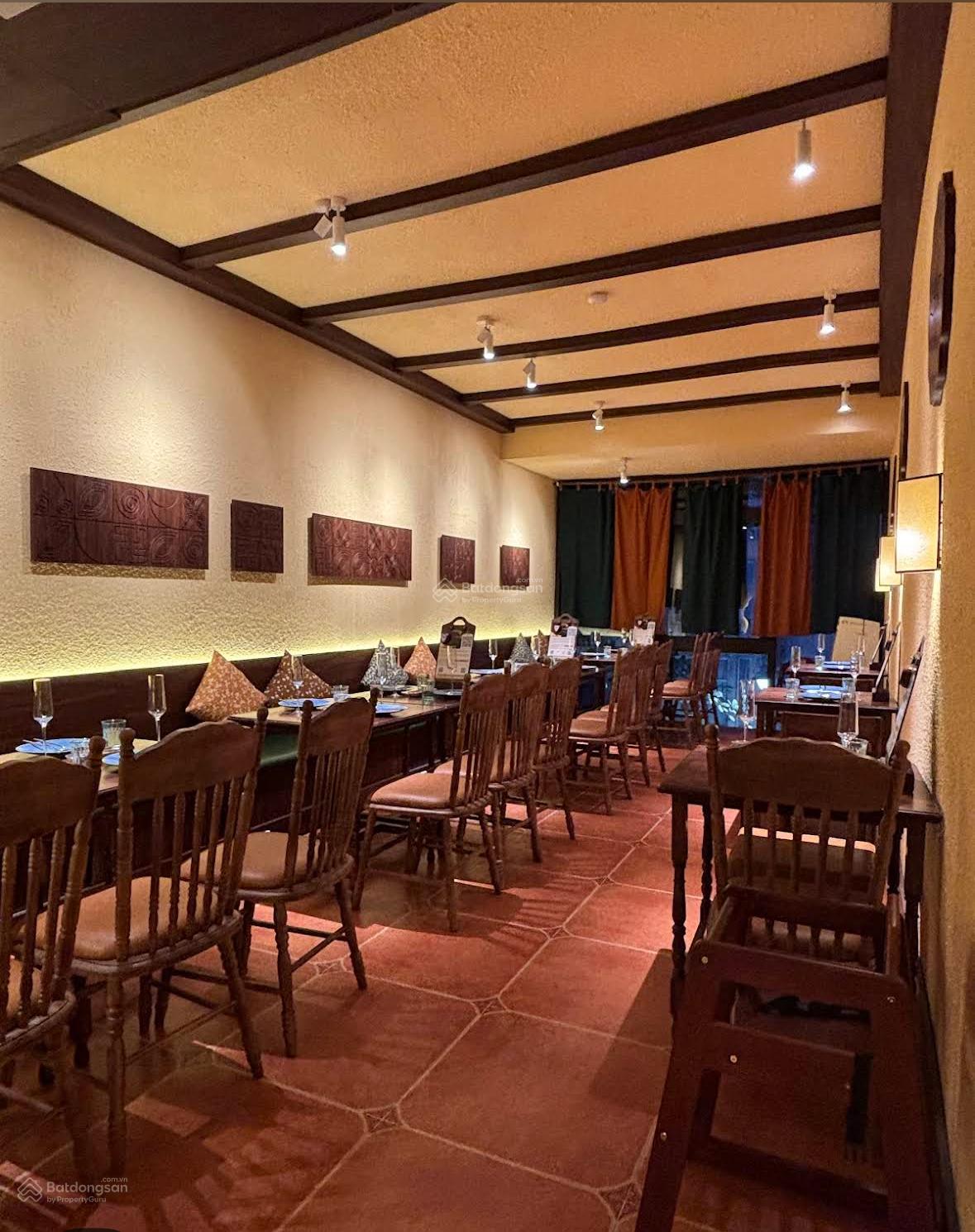 Cho thuê nhà mặt phố Bà Triệu 65m2 x 4 tầng, mặt tiền 4m, nhà đẹp, nhận ngay