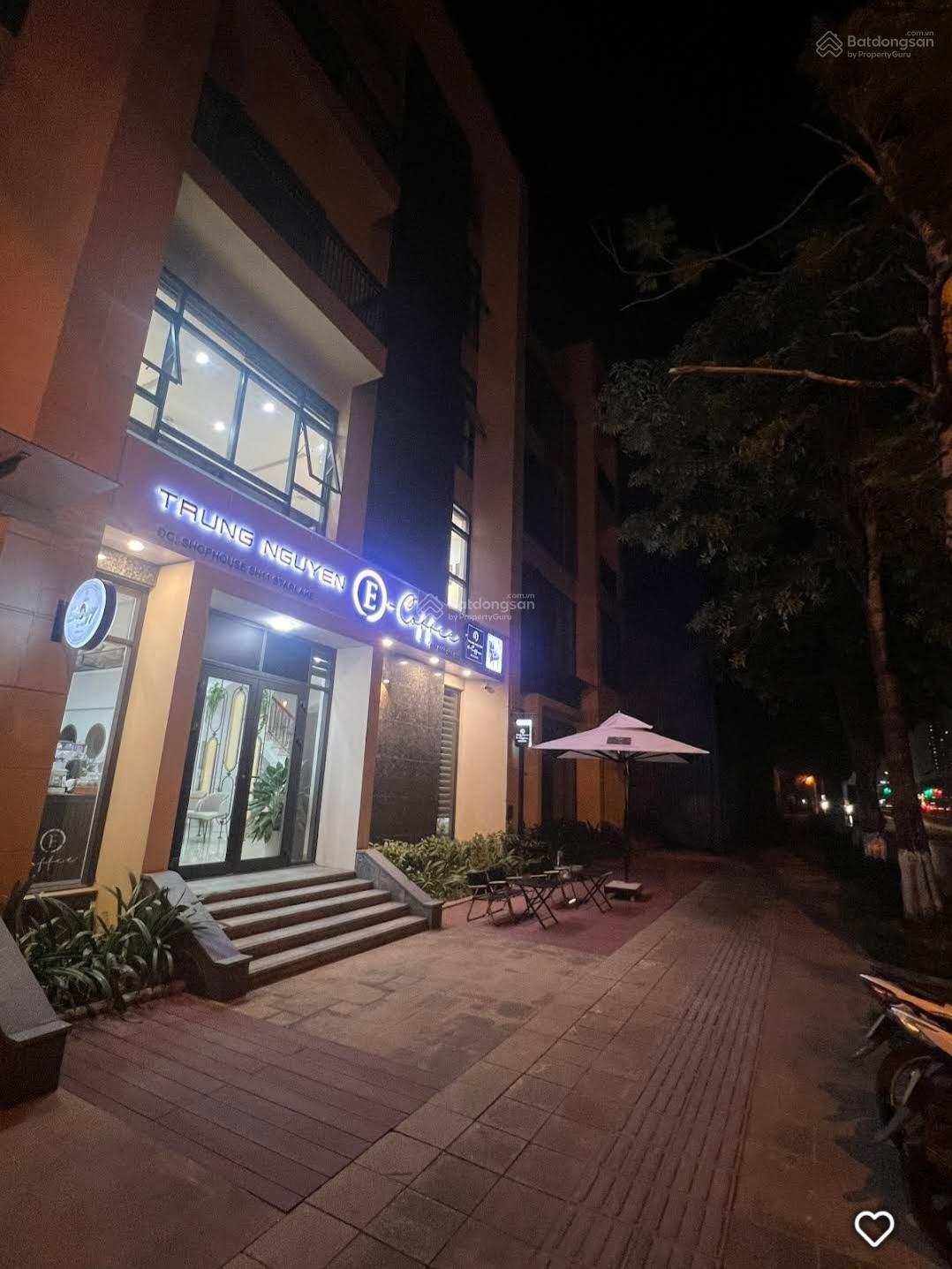 Cho thuê nguyên tầng 100m2, mặt tiền đường Xuân Tảo, Nguyễn Văn Huyên kéo dài, để xe ôtô thoải mái