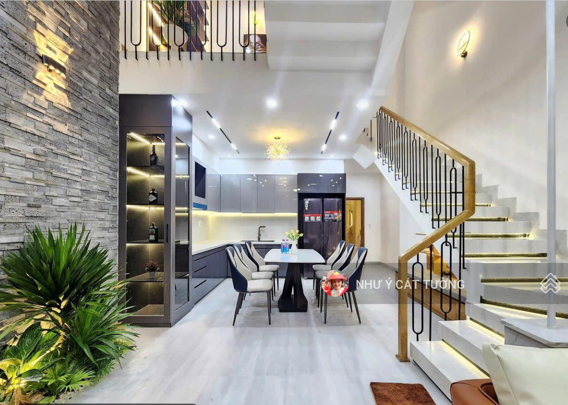 Hiếm! Nguyễn Chí Thanh, nhà mới, vài bước chân ra phố, ngõ rộng, DT 48m2 5tầng