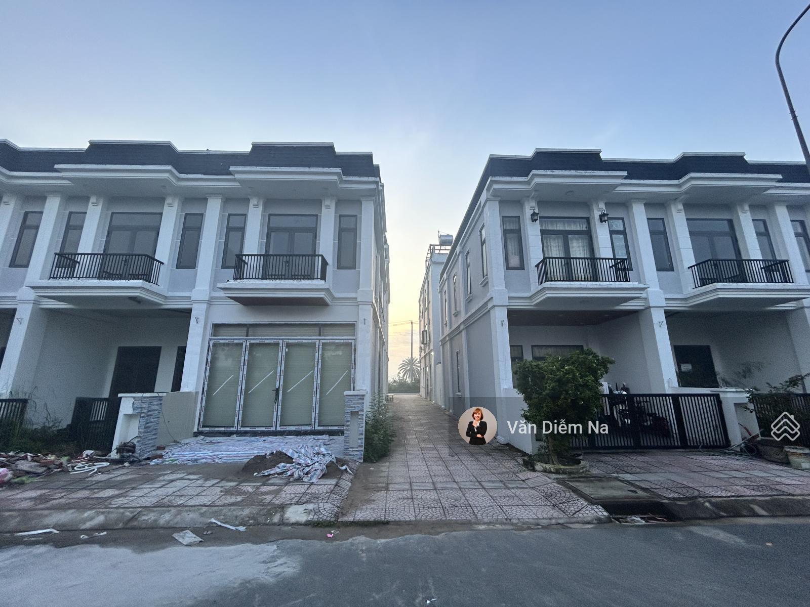 Căn góc 2 mặt tiền tại D5, The Sol City 3,5 tỷ, 75m2, đã hoàn công, SHR , view công viên