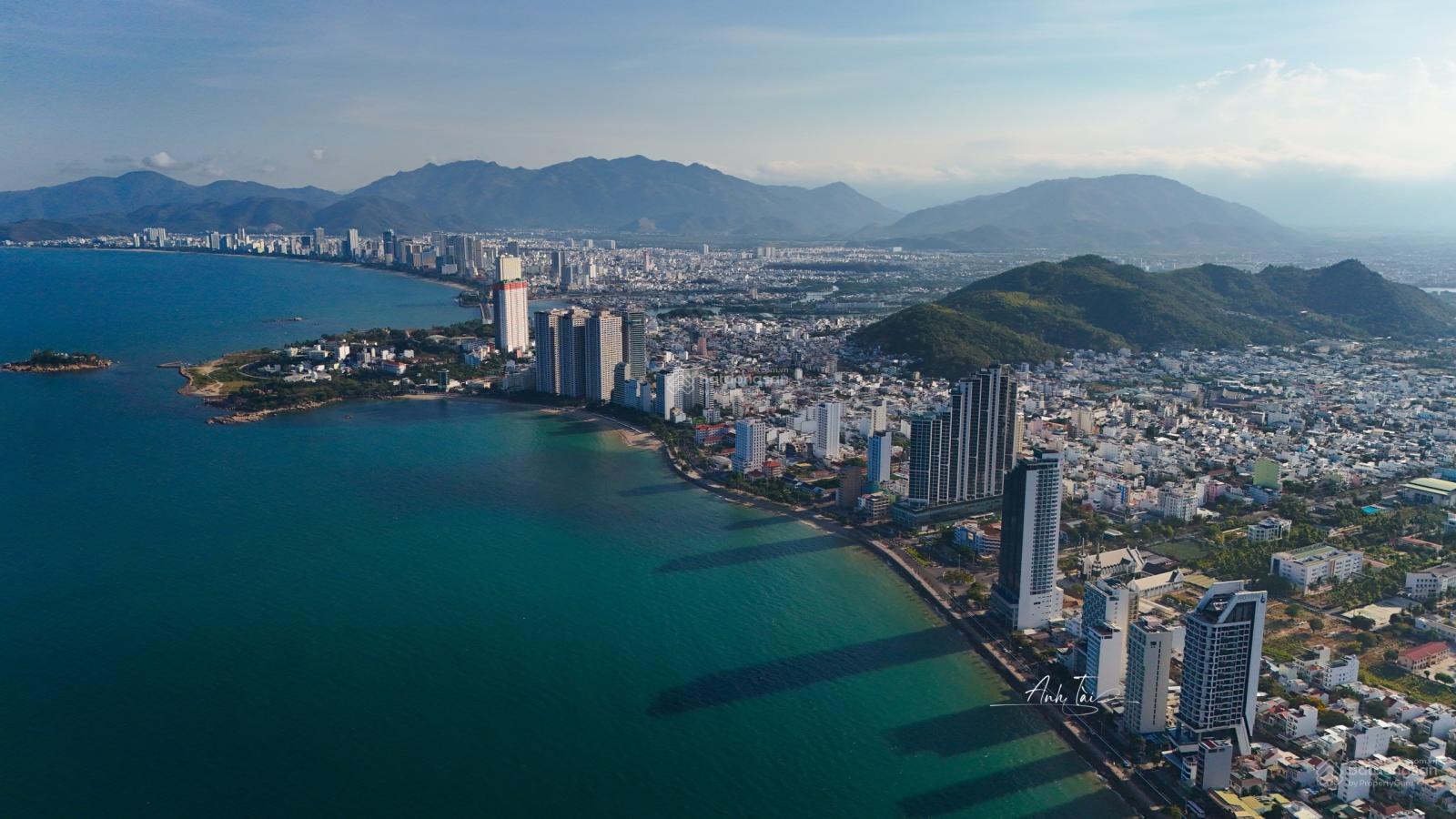 Cần bán căn nhà đường Hùng Vương, Nha Trang; đang kinh doanh cho thuê 35tr/tháng, hướng Đông Bắc