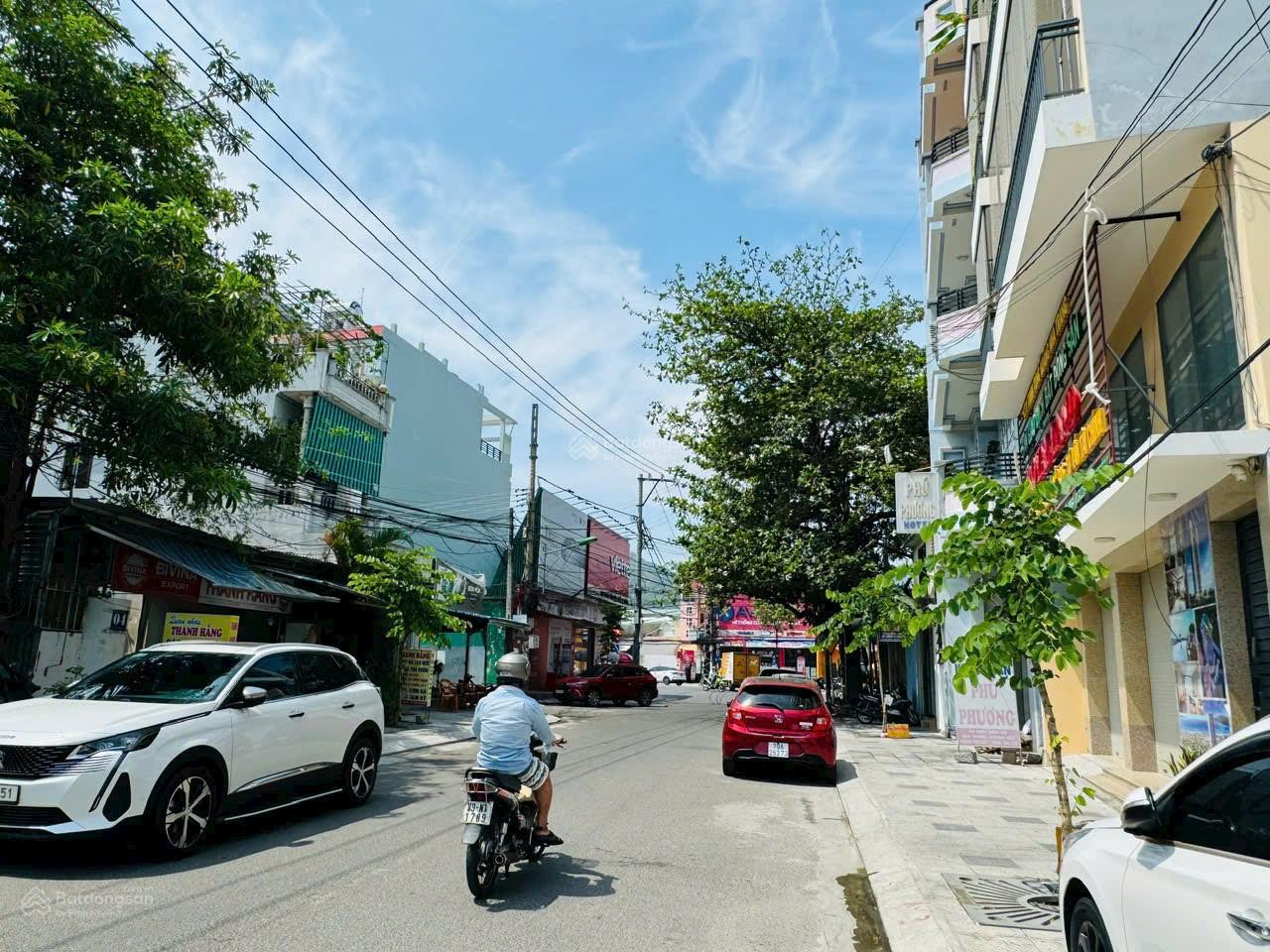 [ Mặt tiền Khúc Thừa Dụ _ ngang 10m ]  vị trí đẹp   Giá : 23,5 tỷ