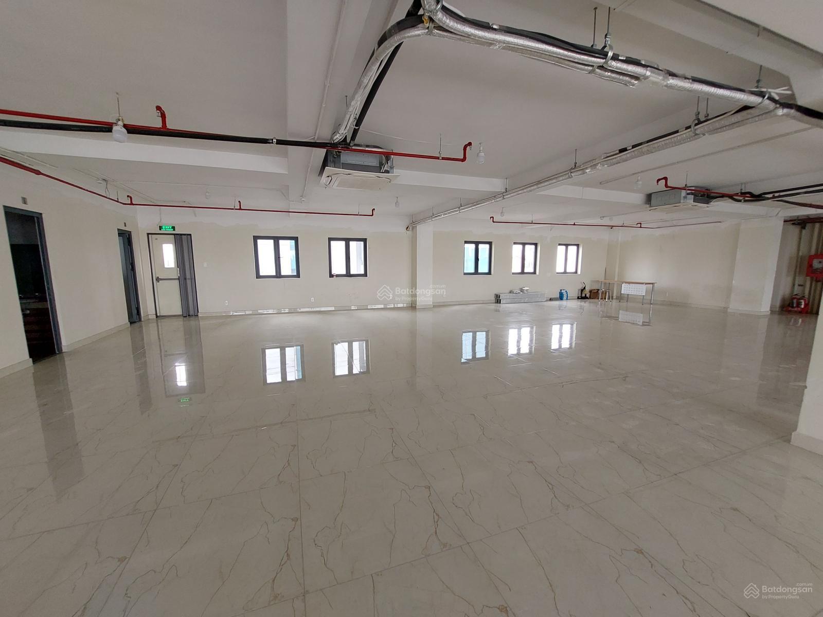 Cho thuê văn phòng Quận 4 DT 300m đường 360 Bến Vân Đồn, Quận 4.