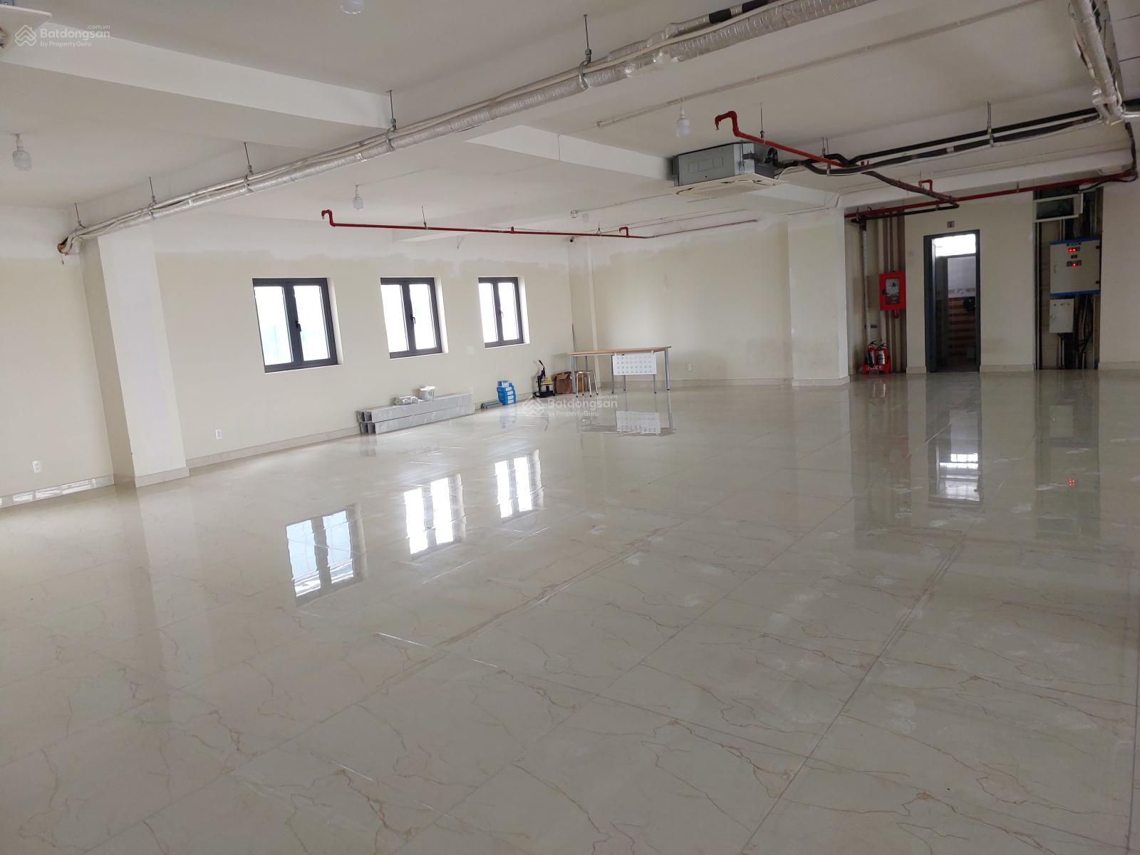 Cho thuê văn phòng Quận 4 DT 300m đường 360 Bến Vân Đồn, Quận 4.