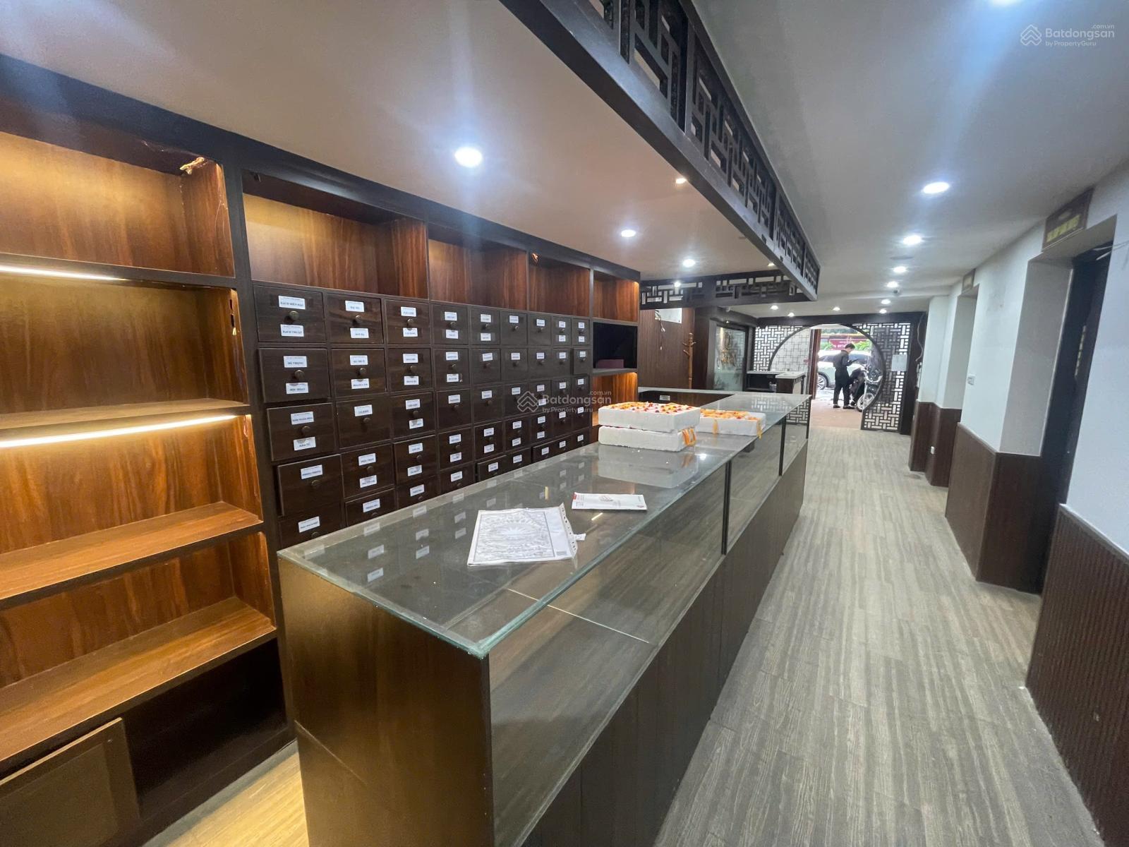 Cho thuê nhà mặt phố Yên Lãng 140m x 3 tầng, mặt tiền 7m, thông sàn, mới đẹp, giá 65tr thương lượng