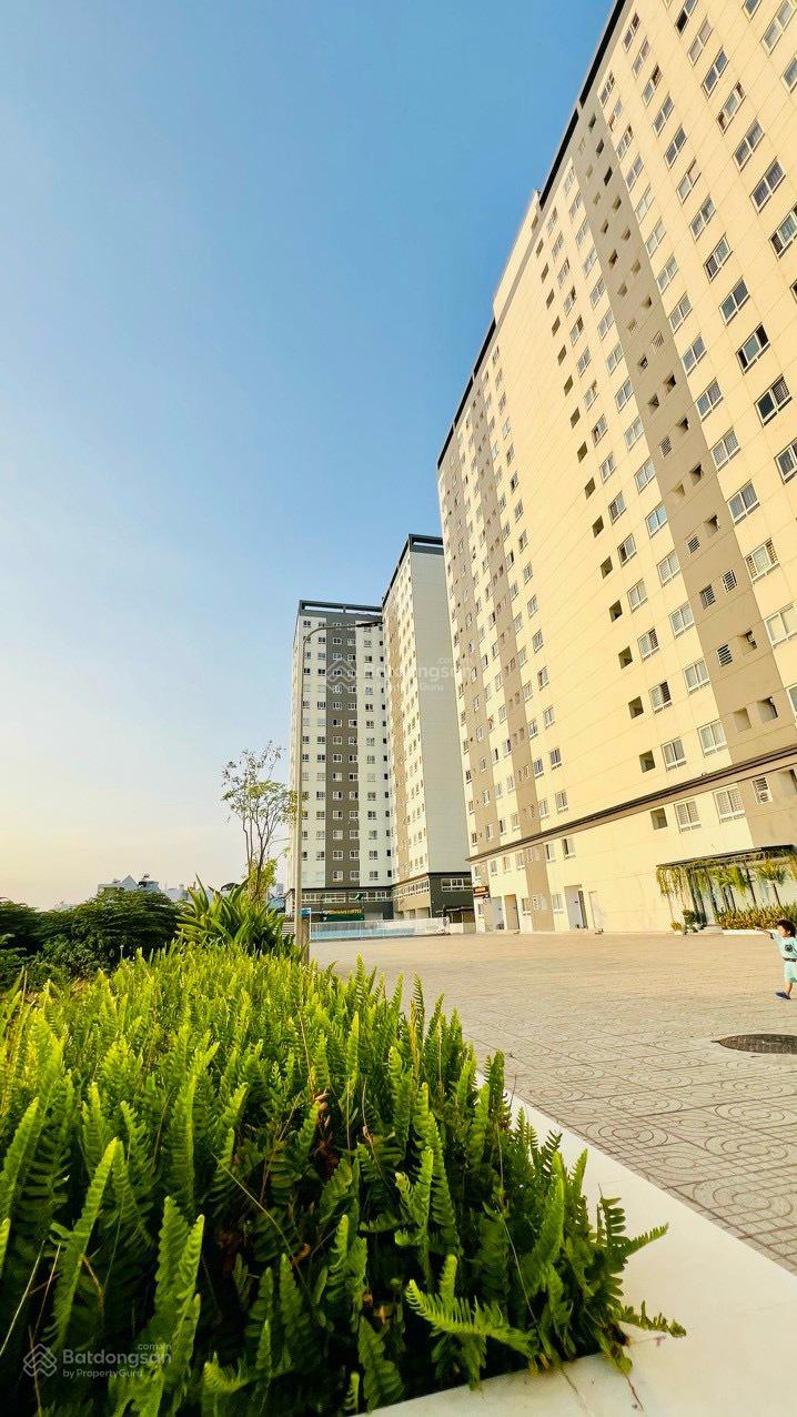 Chính chủ bán căn 3PN 2WC 2,3 tỉ sẵn nội thất vào ở ngay. LH 0937 378 *** Chính chủ bán căn 3PN 2WC 2,3 tỉ sẵn nội thất vào ở ngay. LH 0937 378 ***