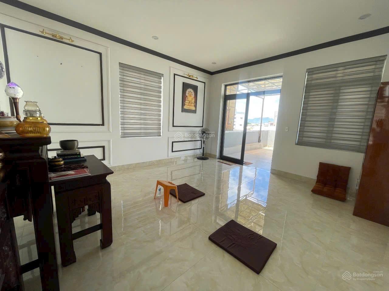 Bán nhà 4 tầng đường Phan Đăng Lưu phố kinh doanh sầm uất , Gọi Tuyết