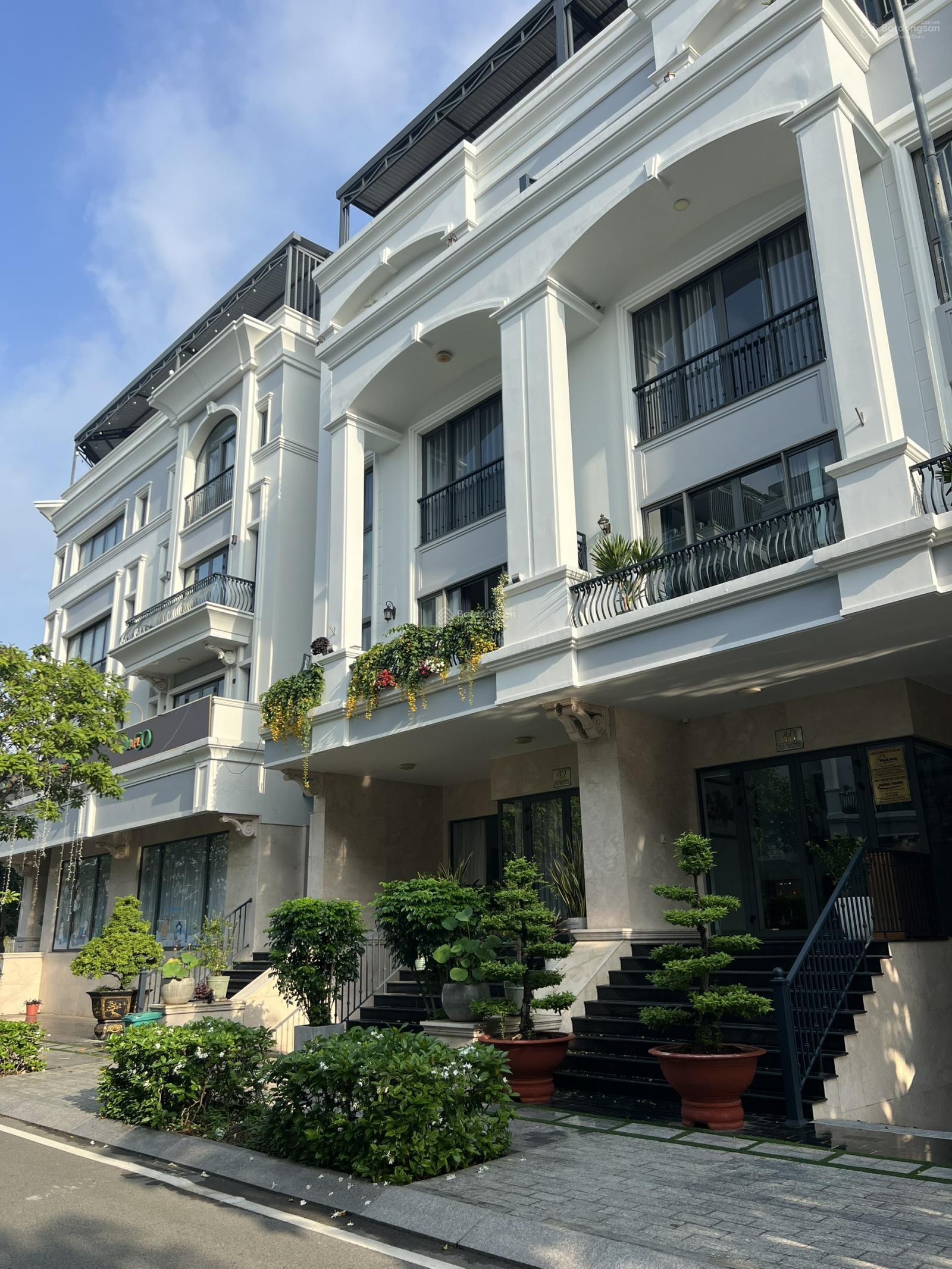 Duy nhất căn 9m H+4T Vạn Phúc City hoàn thiện cao cấp, cần bán gấp giá cực tốt chỉ 34.2 tỷ