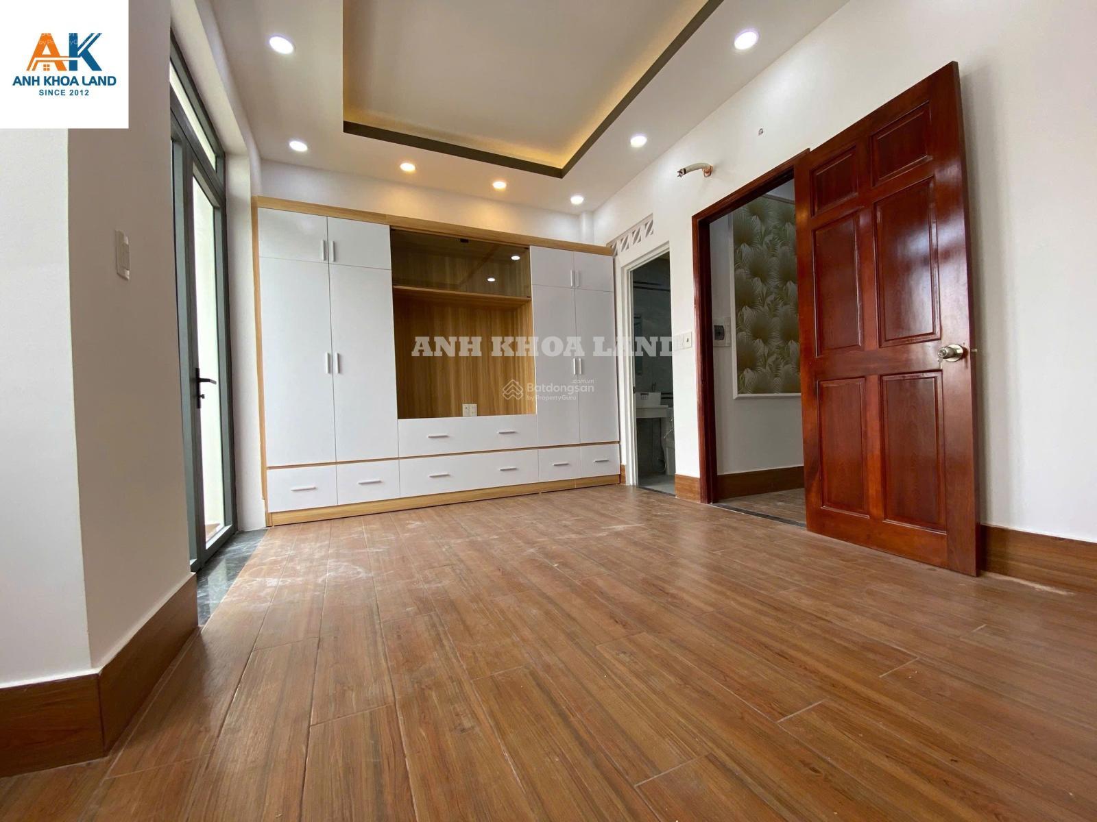 Nhà trệt 2 lầu hẻm xe hơi thông, khu trung tâm thiết kế hiện đại, gần Phạm Văn Đồng siêu tiện ích