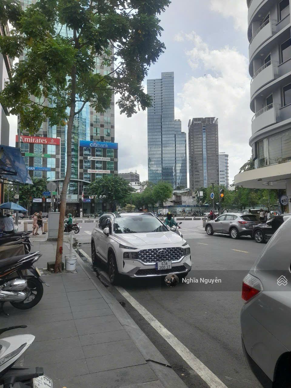 Bán gấp nhà MT sát Nguyễn Huệ; DT 4x17m - 4 Tầng - Thuê 180 triệu - Giá chỉ 50 Tỷ Bán gấp nhà MT sát Nguyễn Huệ; DT 4x17m - 4 Tầng - Thuê 180 triệu - Giá chỉ 50 Tỷ