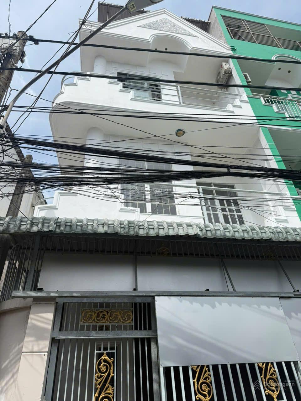 Chủ định cư nước ngoài cùng con nên bán nhà ngay đường Nguyễn Trãi vào 10m - đường ô tô 4m