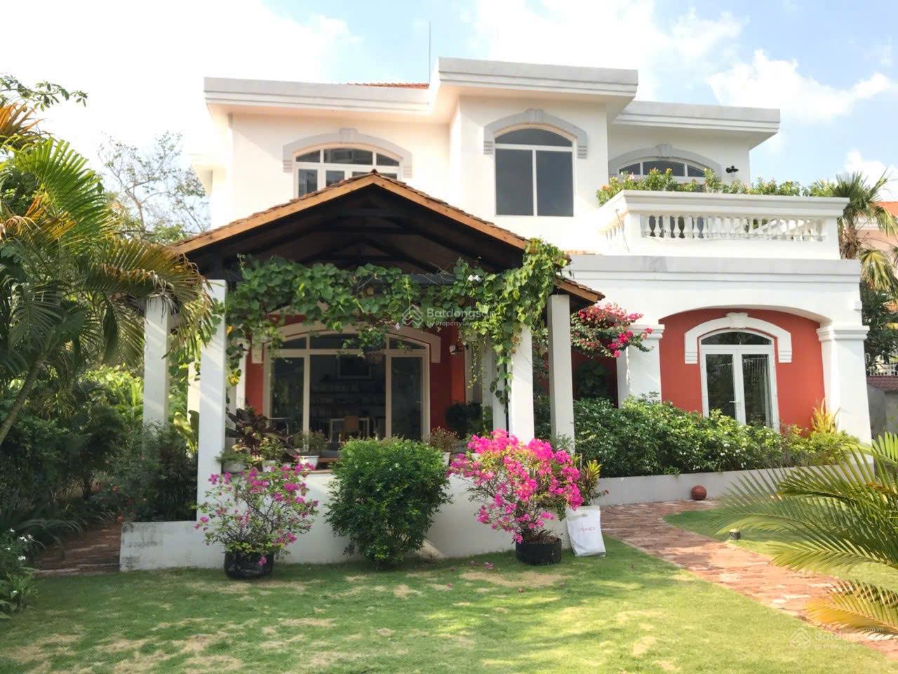 VILLA COUMPOUND VIP THẢO ĐIỀN, QUẬN 2, DT 20x 41m, 813m2 ,giá 145 tỷ (178tr/m2), 2 tầng, có hồ bơi