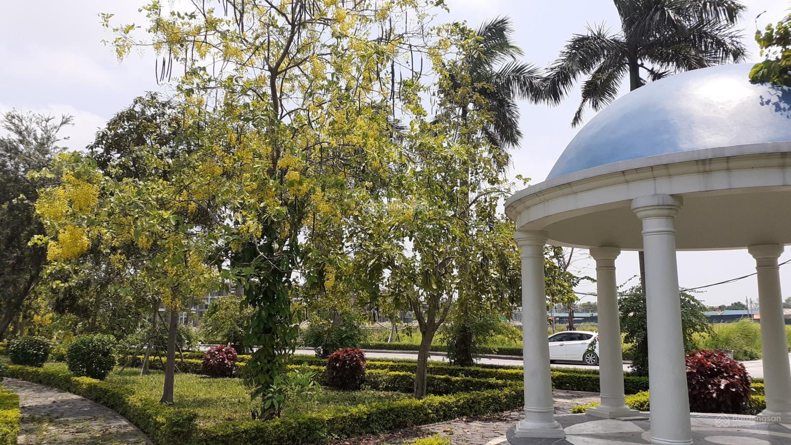 HƠN 130 TR/M2 BÁN CĂN ĐƠN LẬP CẠNH HỒ BT vườn cam 262,2 m² . Xây 3 tầng. Sổ lâu dài.