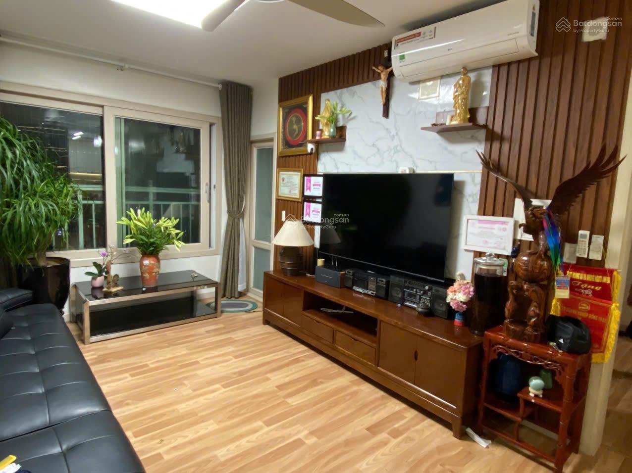 Cần bán căn hộ chung cư Rainbow văn quán. Diện tích 102m, 3pn, 2vs. LH Kiều Thuý 0949 170 ***