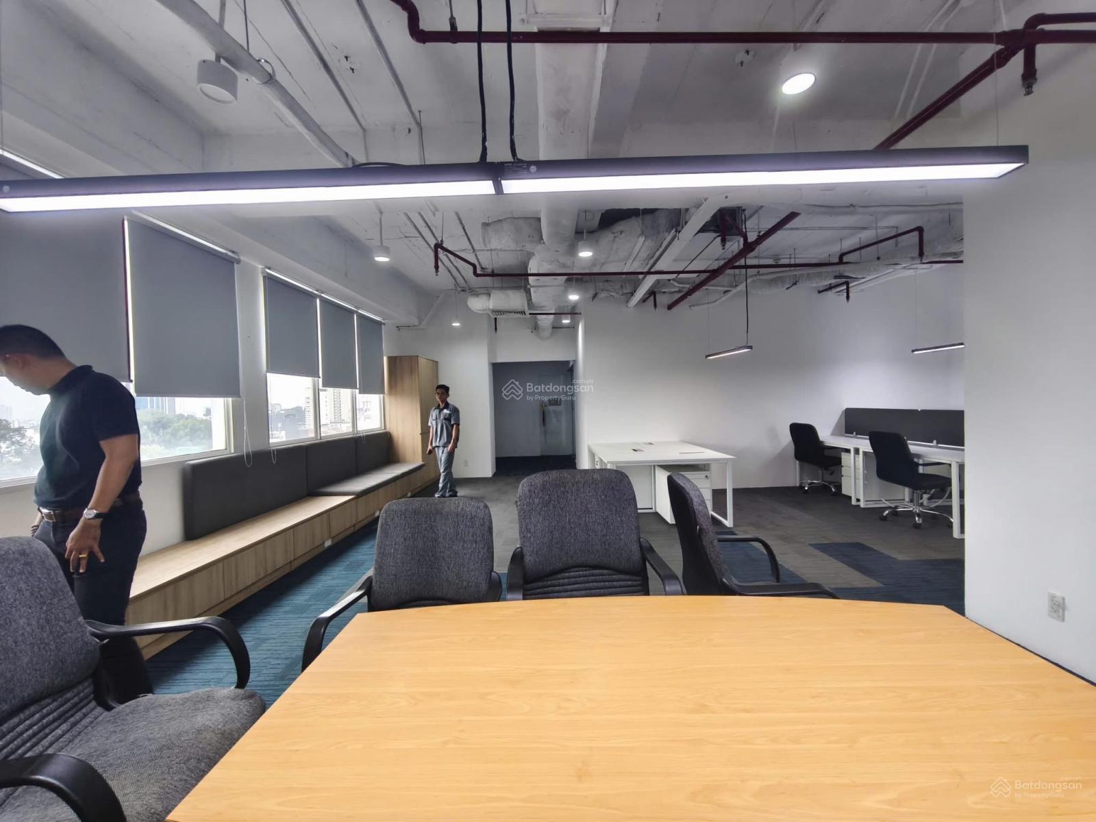 Cho thuê văn phòng Quận 1, Nguyễn Cư Trinh. Ngay khách sạn Pullmall. DT: 85m2 - 200m2