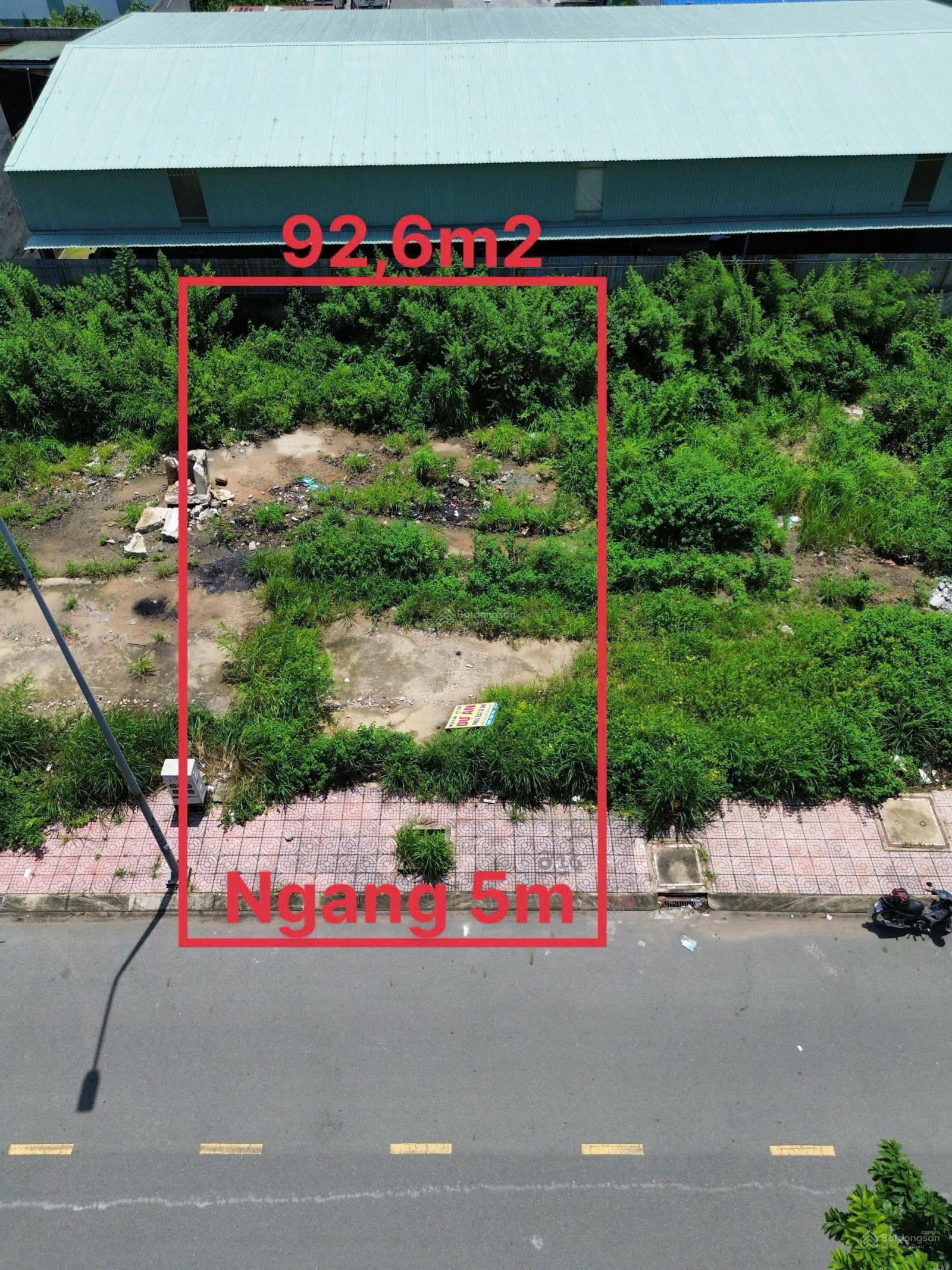 Giảm 300tr bán 93m2 trục chính vừa ở vừa kinh doanh - bán trục đường DT743