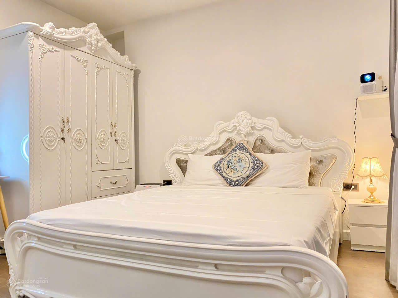 Hot! Mình cần bán gấp CHCC VaLeo - Tân Phú. DT: 100m2, 3PN, 2WC. Giá: 5 tỷ. LH: 0779 072 ***