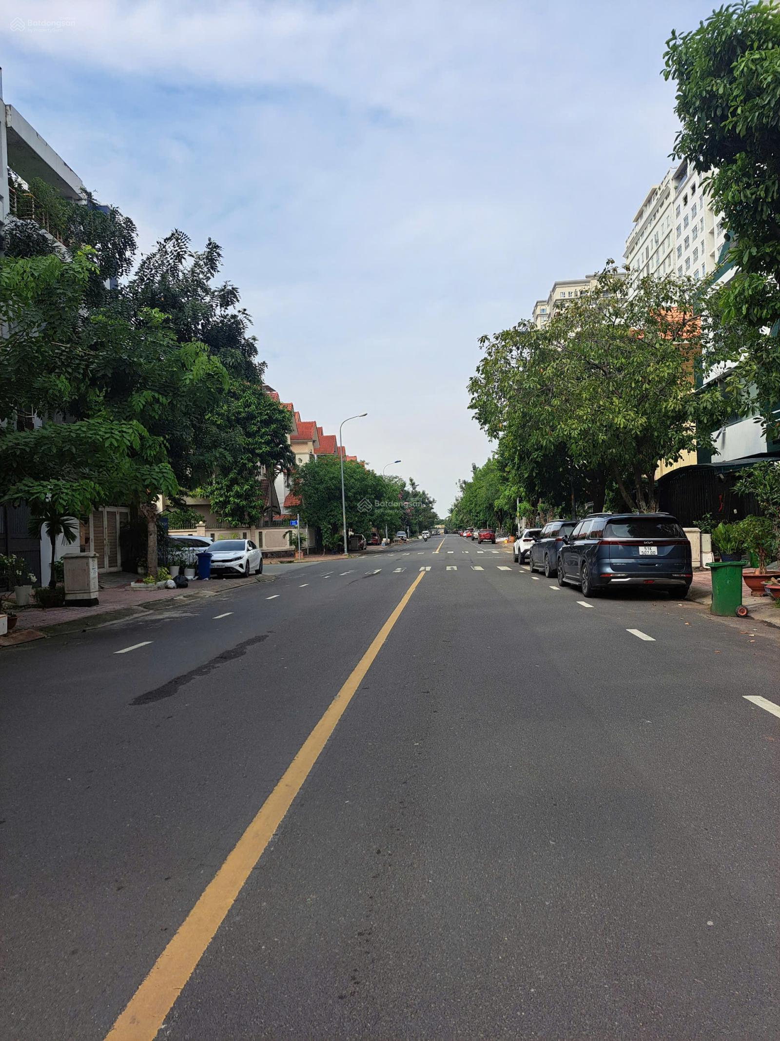 Cần cho thuê nhà phố KDC Him lam 6A, 5 x20 3 lầu, Giá 30tr Ms Viêm 0938 971 ***