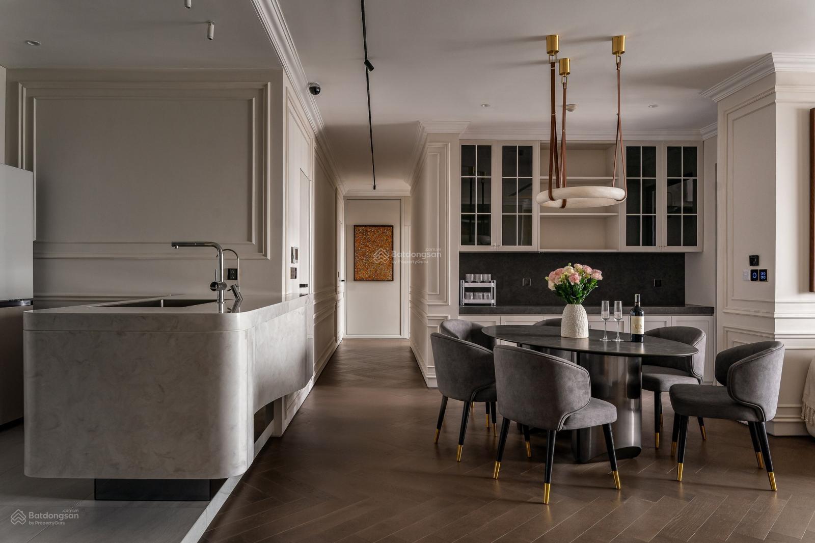 Cho thuê căn hộ C/C The Flemington, Q11. DT 97m2, 3PN, 2WC, giá: 17 triệu. Nhà đẹp. LH 0773 694 ***