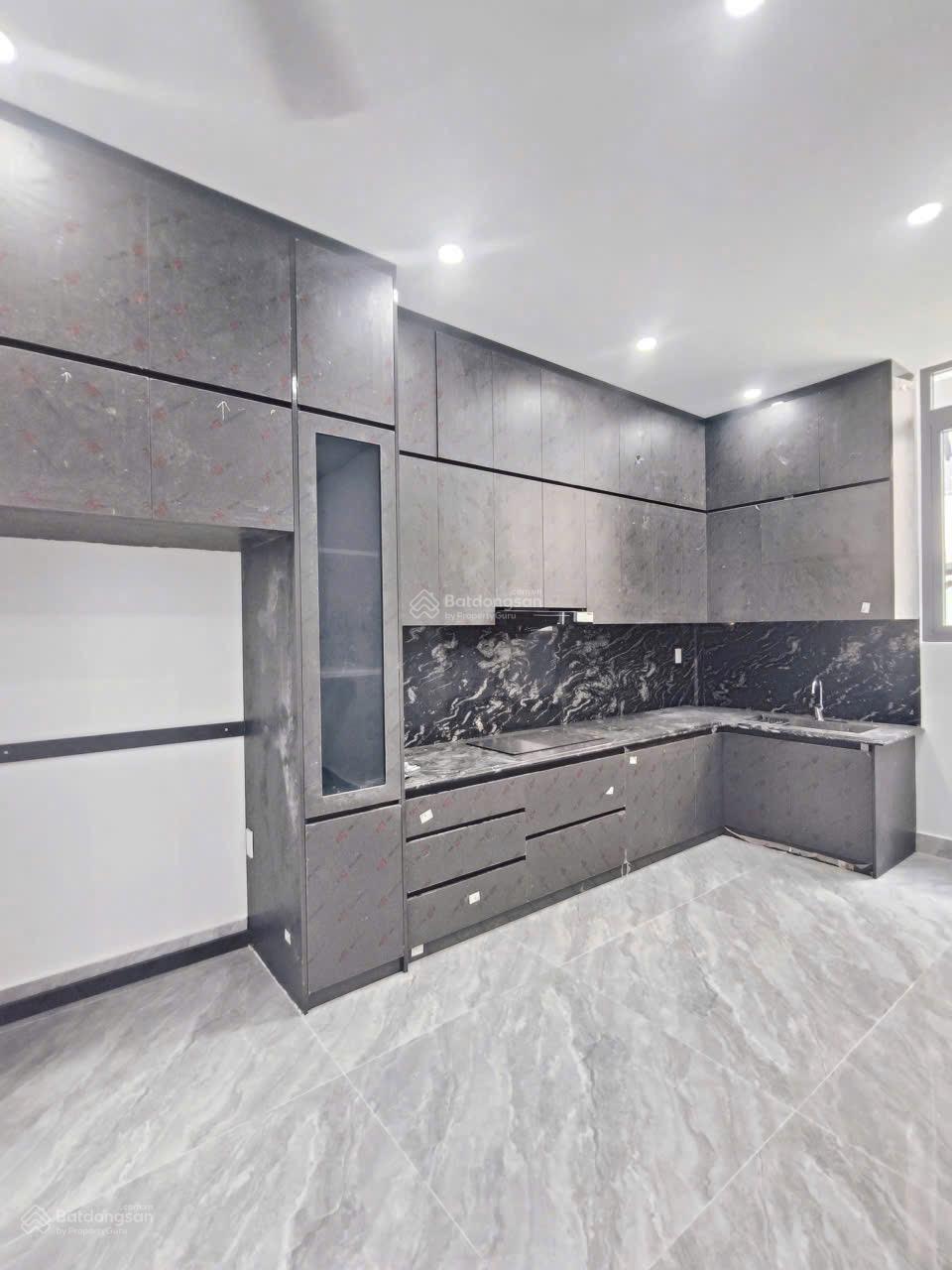 Bán nhà đẹp 100% 2 lầu mặt tiền Nguyễn Ái Quốc gần Big C Tân Hiệp, công an B5, BH