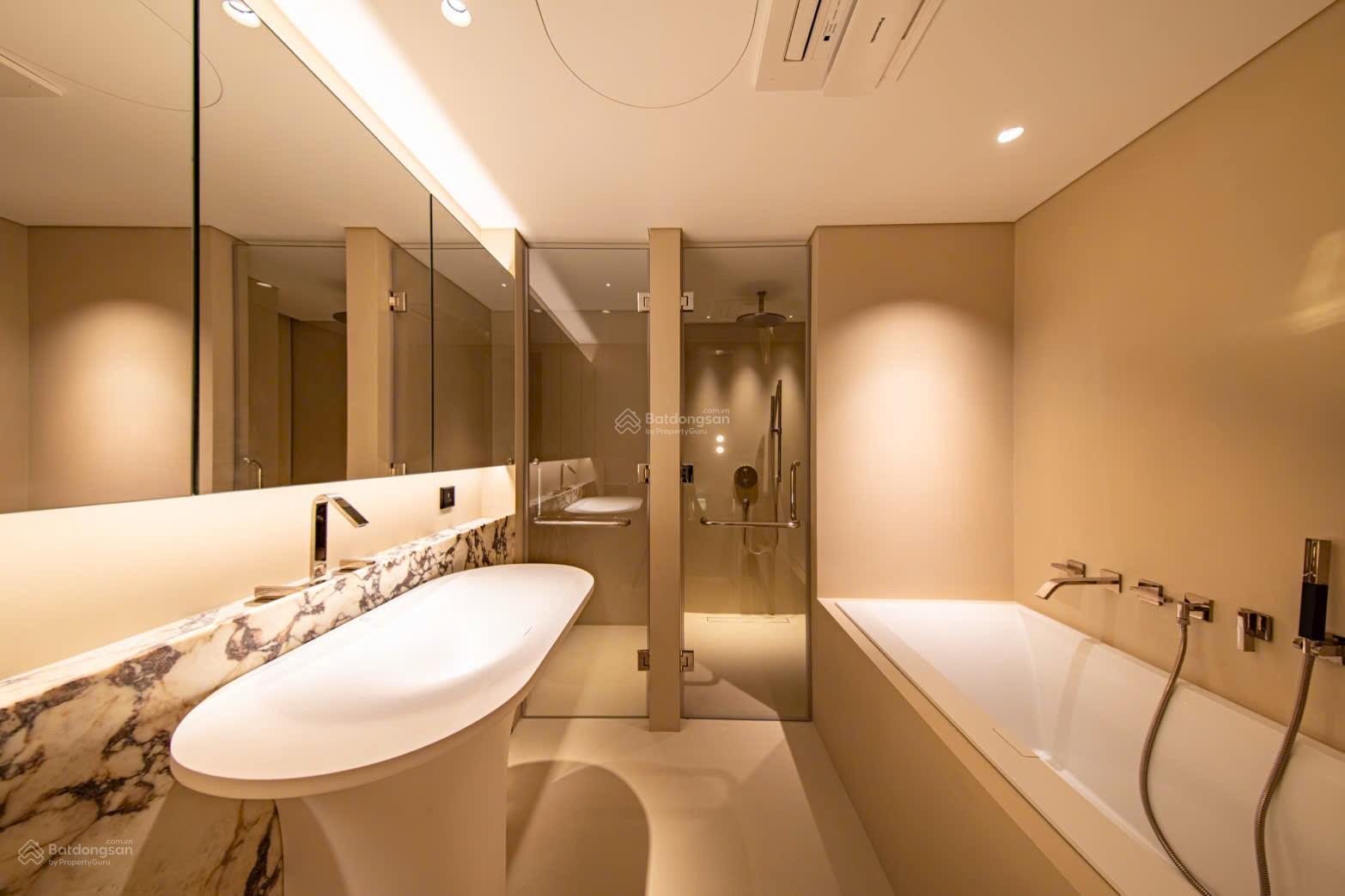 Chính chủ bán căn 4pn 280m2 tòa 24T Trung Hòa, Cầu Giấy, giá 22 tỷ. LH 0977 632 *** Chính chủ bán căn 4pn 280m2 tòa 24T Trung Hòa, Cầu Giấy, giá 22 tỷ. LH 0977 632 ***