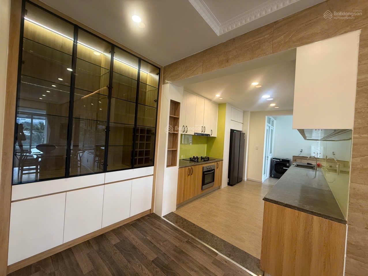 Cần cho thuê căn hộ Riverside Residence, Nguyễn Lương Bằng. 130m2, 3PN,3WC. View Sông.