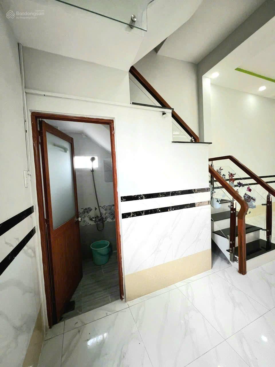 Nhà ngang 8m DTSD 64m2 trệt 1 lầu 2PN 2WC, video thực tế, ngay chợ SHR, nhà còn mới KDC yên tĩnh Nhà ngang 8m DTSD 64m2 trệt 1 lầu 2PN 2WC, video thực tế, ngay chợ SHR, nhà còn mới KDC yên tĩnh