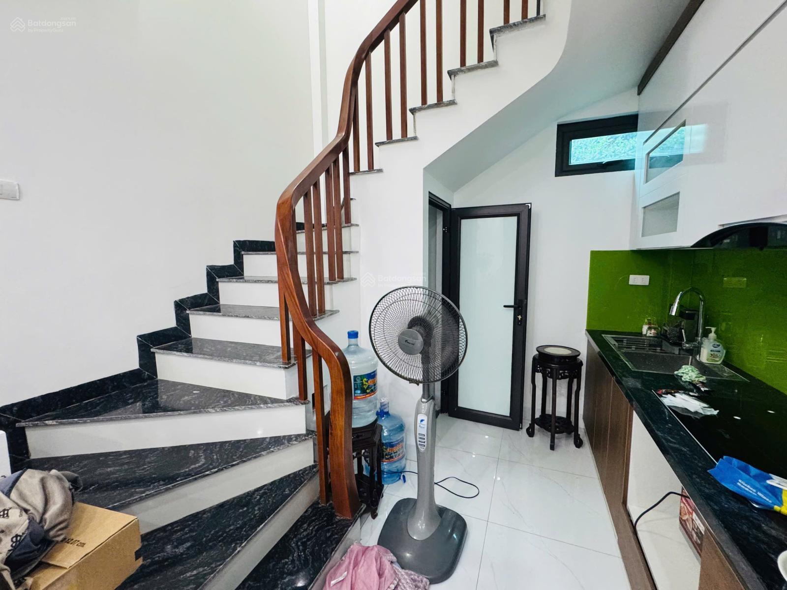 5 tỷ - ô tô đỗ cửa- nhà 30m2 5 tầng - sổ đỏ CC - LH 0934 503 ***