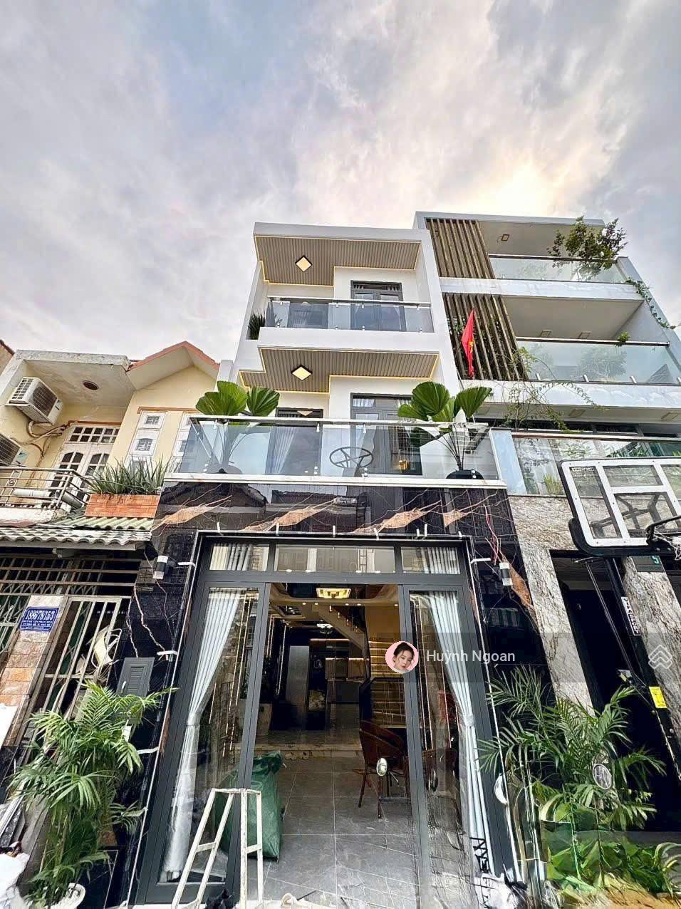 Nhà mới full nội thất cao cấp hẻm xe hơi 1942 đường Huỳnh Tấn Phát TT. Nhà Bè - qua Phú Mỹ Hưng 5ph