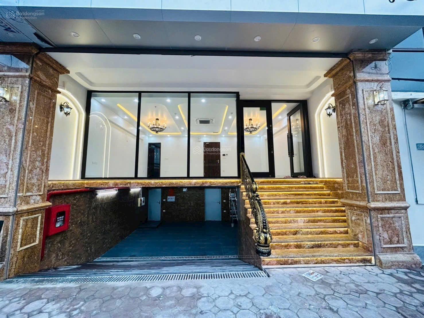 Chính chủ tôi cần cho thuê gấp nhà mới xây xong Phố Cầu Giấy - Nguyễn Văn Huyên, thông sàn toàn bộ