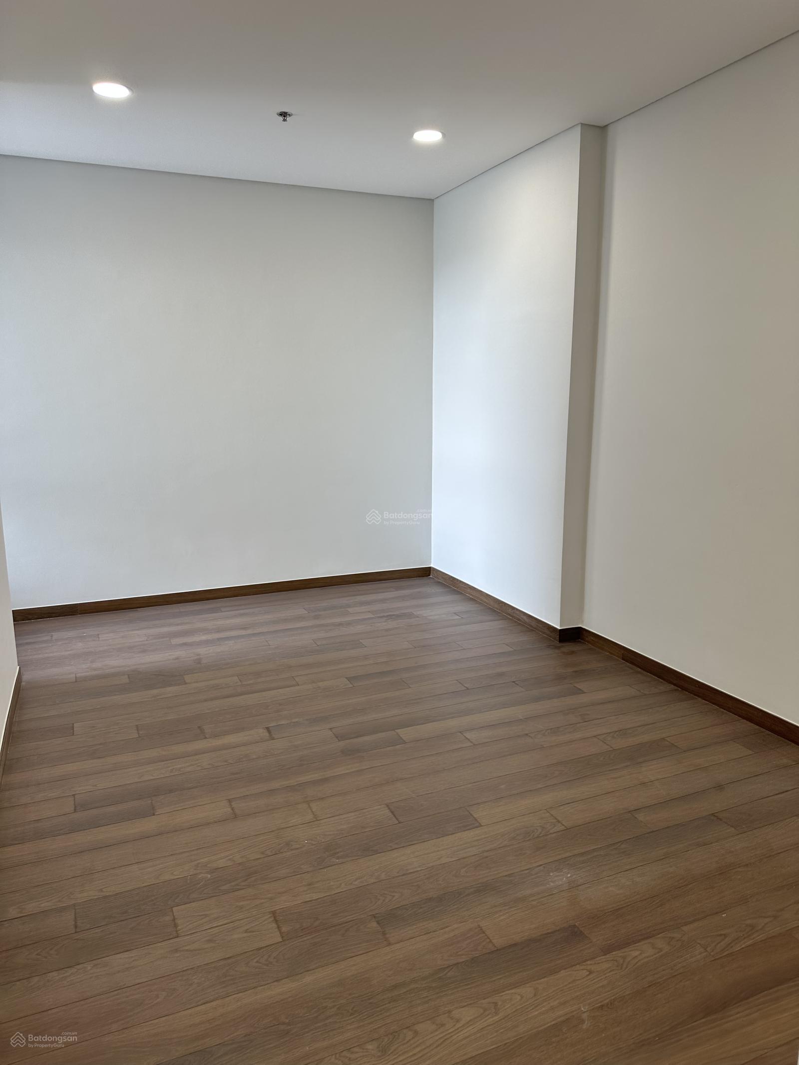 Chính chủ cho thuê căn 3PN nguyên bản CDT dự án Khai Sơn City giá 9tr/th LH: 0981 649 ***