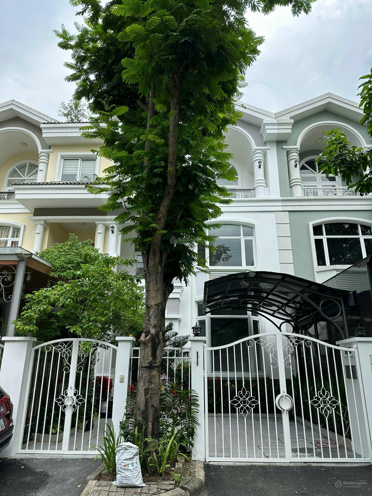 Biệt Thự PMH Giá Thuê Tốt Nhất Hiện Tại. Nhà Đẹp - Mới - Cư Dân Tri Thức. Giá: 45 Triệu. Em Luân Biệt Thự PMH Giá Thuê Tốt Nhất Hiện Tại. Nhà Đẹp - Mới - Cư Dân Tri Thức. Giá: 45 Triệu. Em Luân