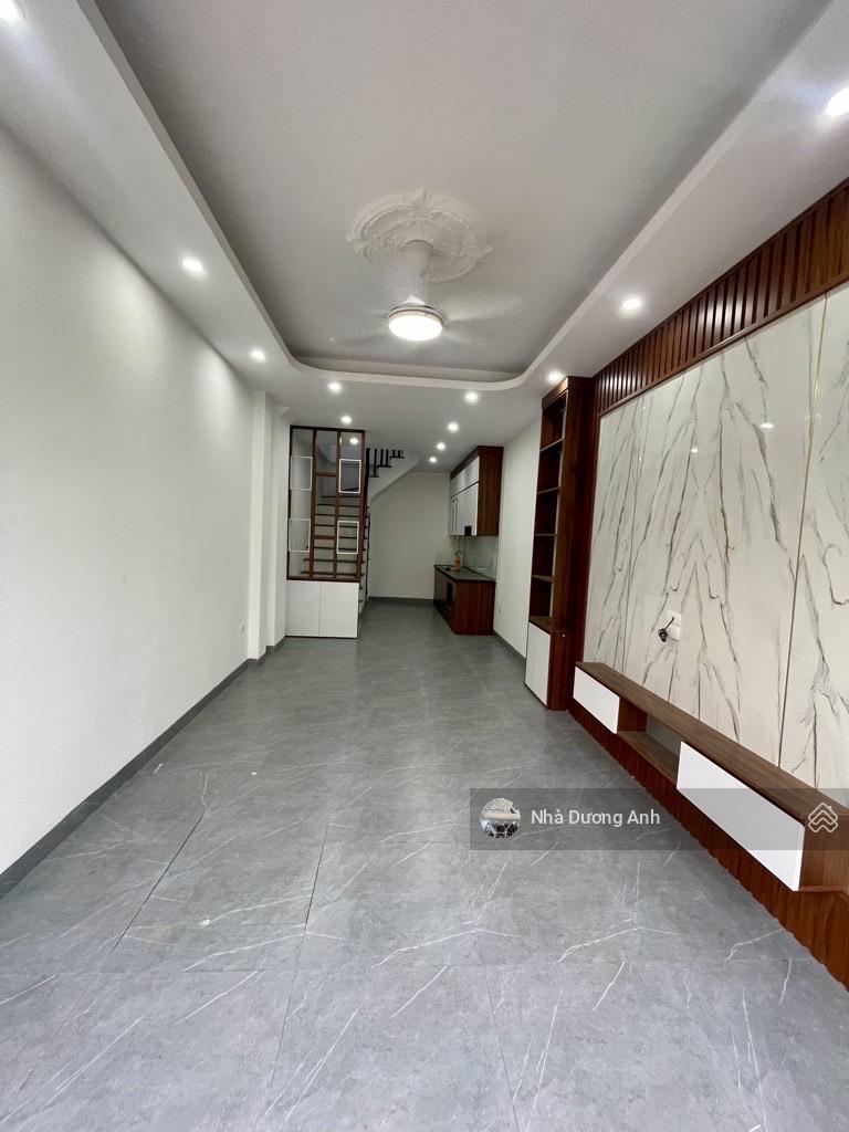 Bán nhà 45m2 Ỷ La giá 5,65 tỷ đẹp nhất khu vực ngõ nông ô tô gần