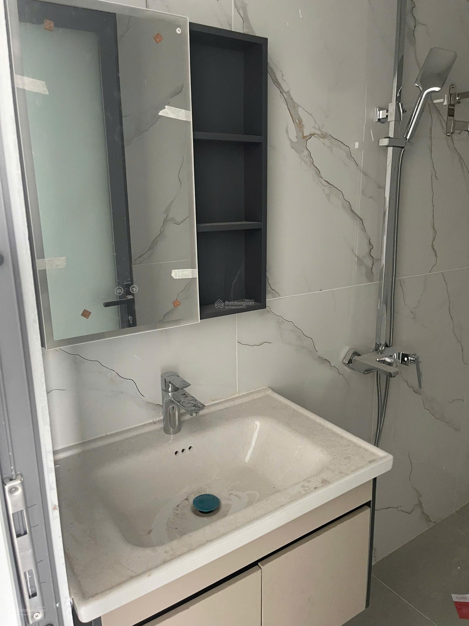 Bán nhà 6 tầng MT đường Huỳnh Thị Hai, DT: 4x20m, giá 12.5 tỷ TL