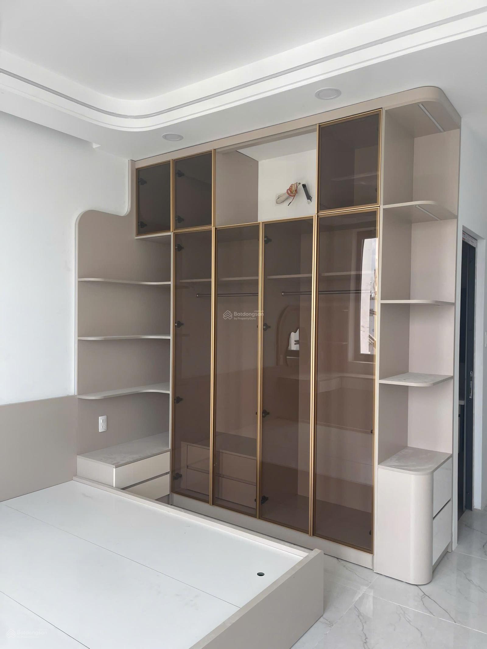 Bán nhà 6 tầng MT đường Huỳnh Thị Hai, DT: 4x20m, giá 12.5 tỷ TL