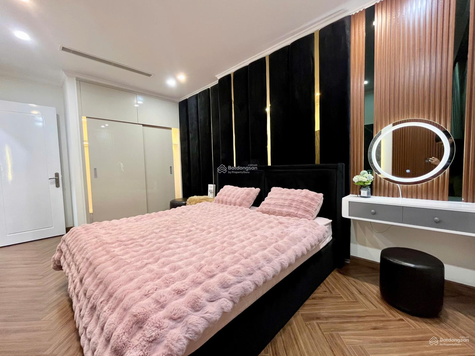 Cho thuê gấp căn hộ 2PN, 2WC,DT: 82m2, 14.5 triệu tại Rivera Park Sài Gòn, nhà đẹp,LH: 0773 694 ***