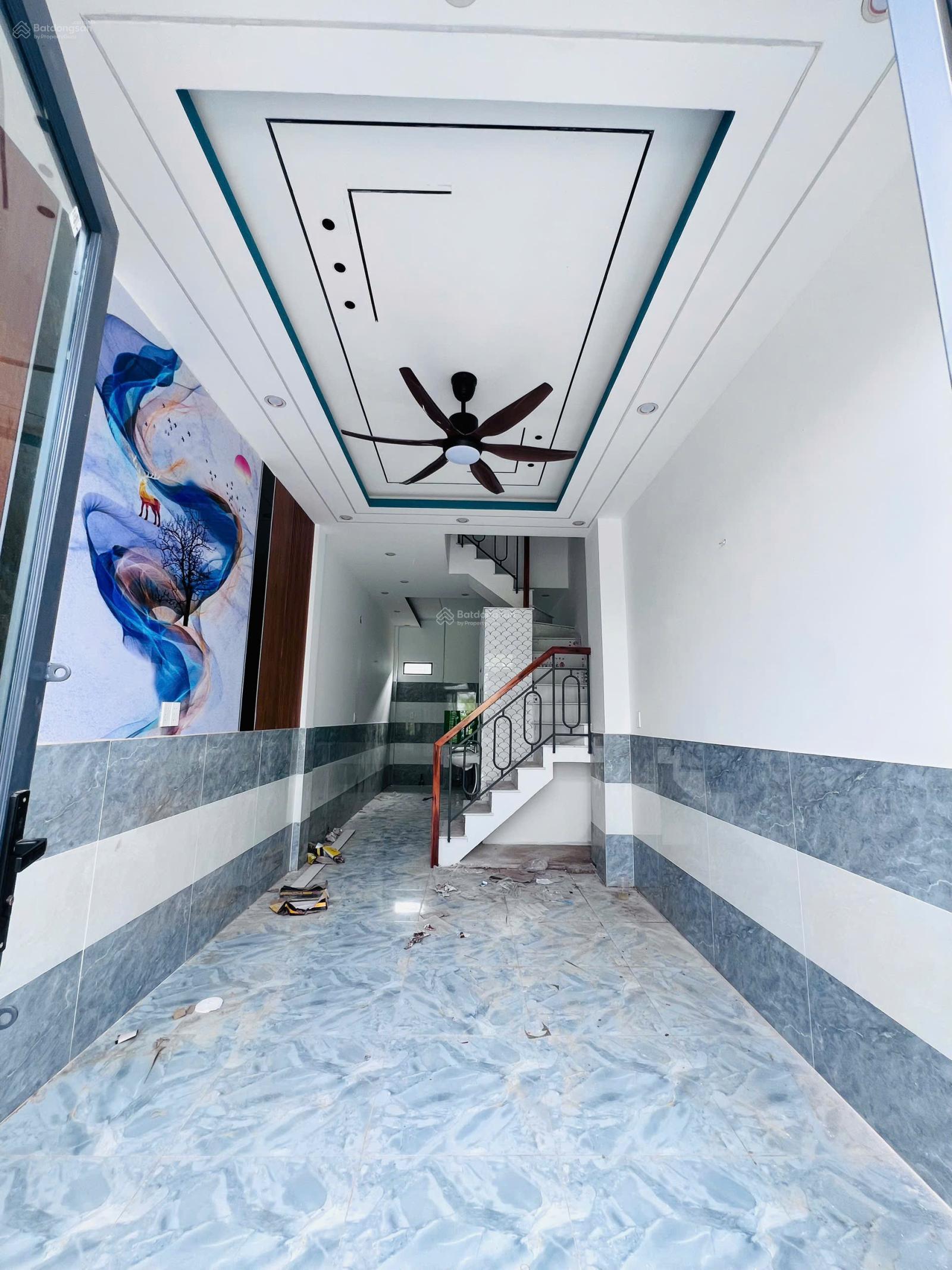 Nhà mới xây nhà gần chợ, Hóc Môn ngay KDC đông đúc, sổ hồng 4x12m, nhà đẹp y hình