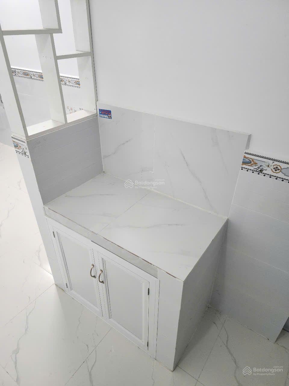 Căn nhà nhỏ 430tr, 3x7m 1 trệt 1 lầu, như hình 100% KDC đông, gần chợ gần bệnh viện