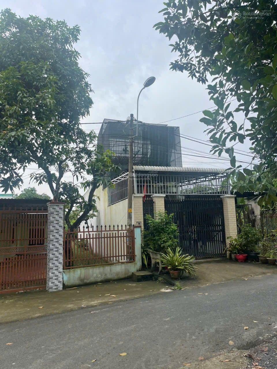 Bán nhà xã Tân Thông Hội DT: 12 x 40m=480m2, nở hậu 13m có 300m2 thổ cư, giá chỉ 4 tỷ đường nhựa