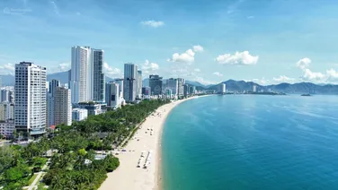 Bán khách sạn mới đang cho thuê lâu dài tại hẻm rộng 8 mét đường Dã Tượng, view biển, 42 phòng