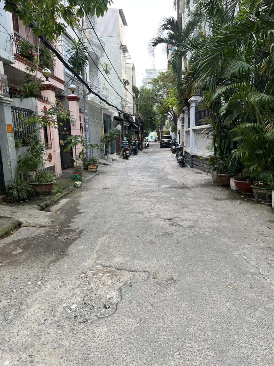 Bán nhà HXH 5m Nguyễn Kiệm, P3, GV. DT: 4m x 18m công nhận 70m2. Trệt lửng 1 lầu. Giá 8 tỷ TL.