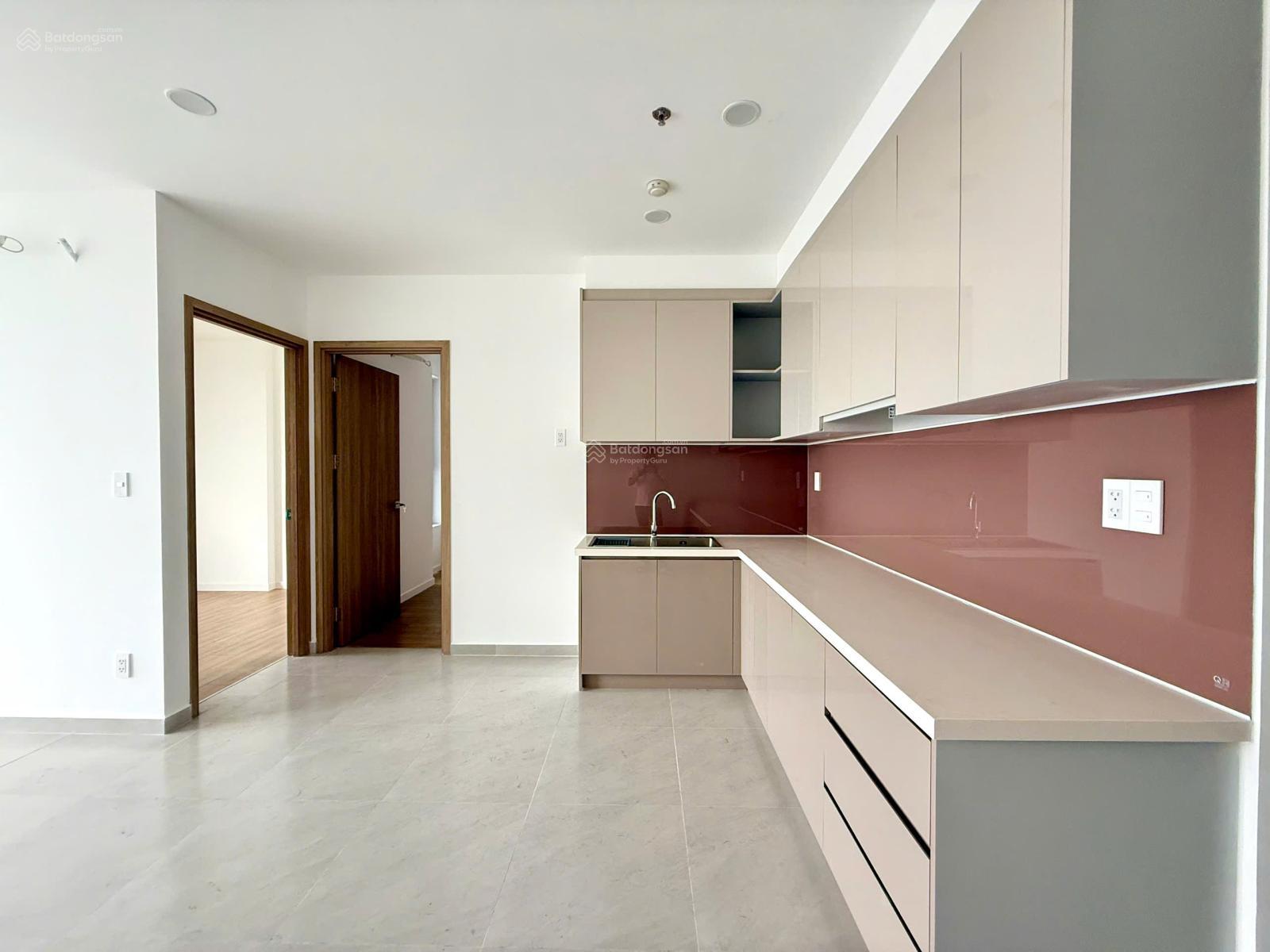 Chính chủ bán gấp căn hộ 2PN, 2WC 73m2 sổ sẵn giá 3,75 tỷ, sổ hồng sẵn, tầng đẹp, view đep