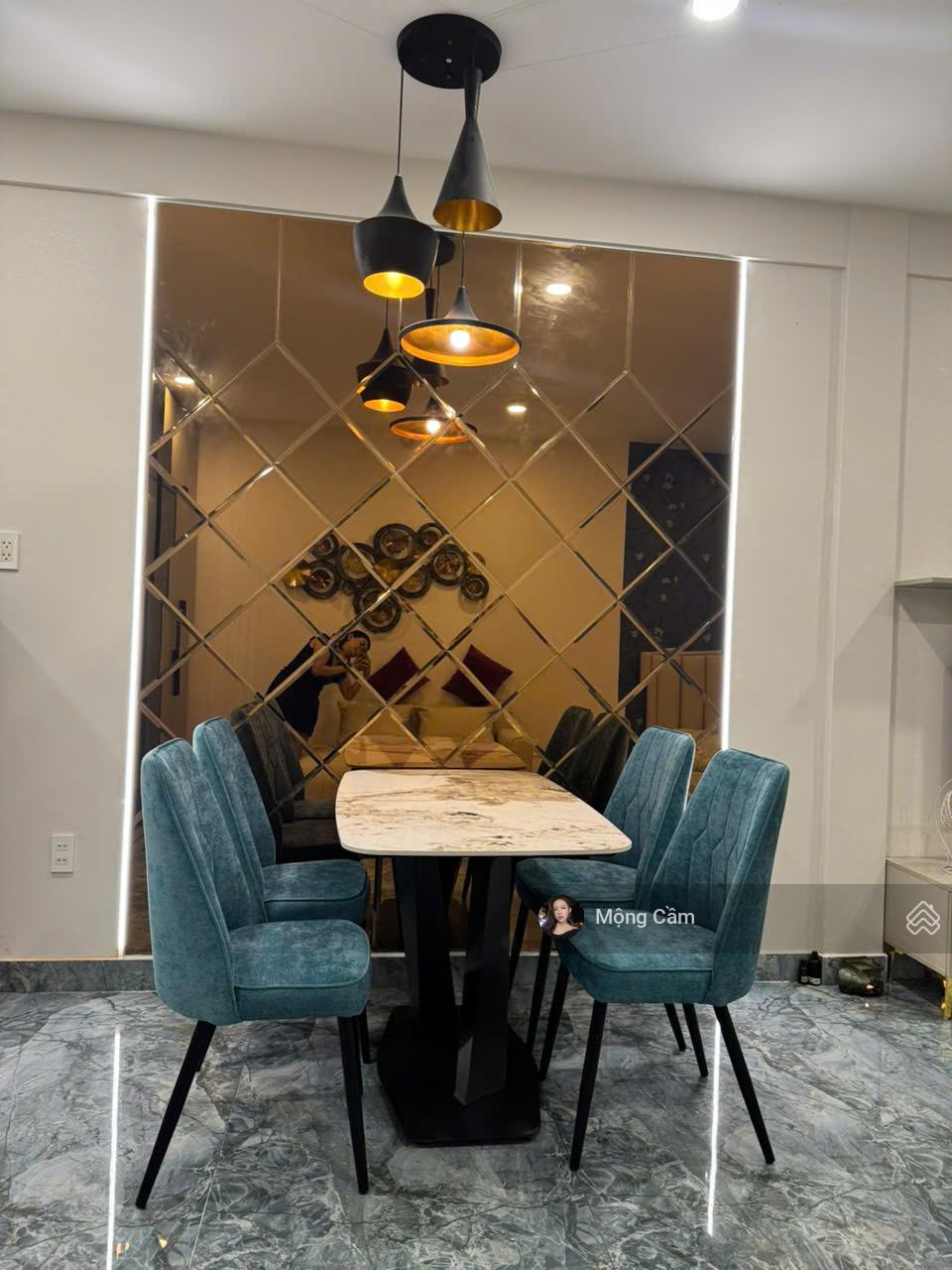 Bán nhanh chung cư 247 Trần Hưng Đạo, Phường Cầu Ông Lãnh, quận 1 - sổ hồng đầy đủ - giá chỉ 2,5 tỷ