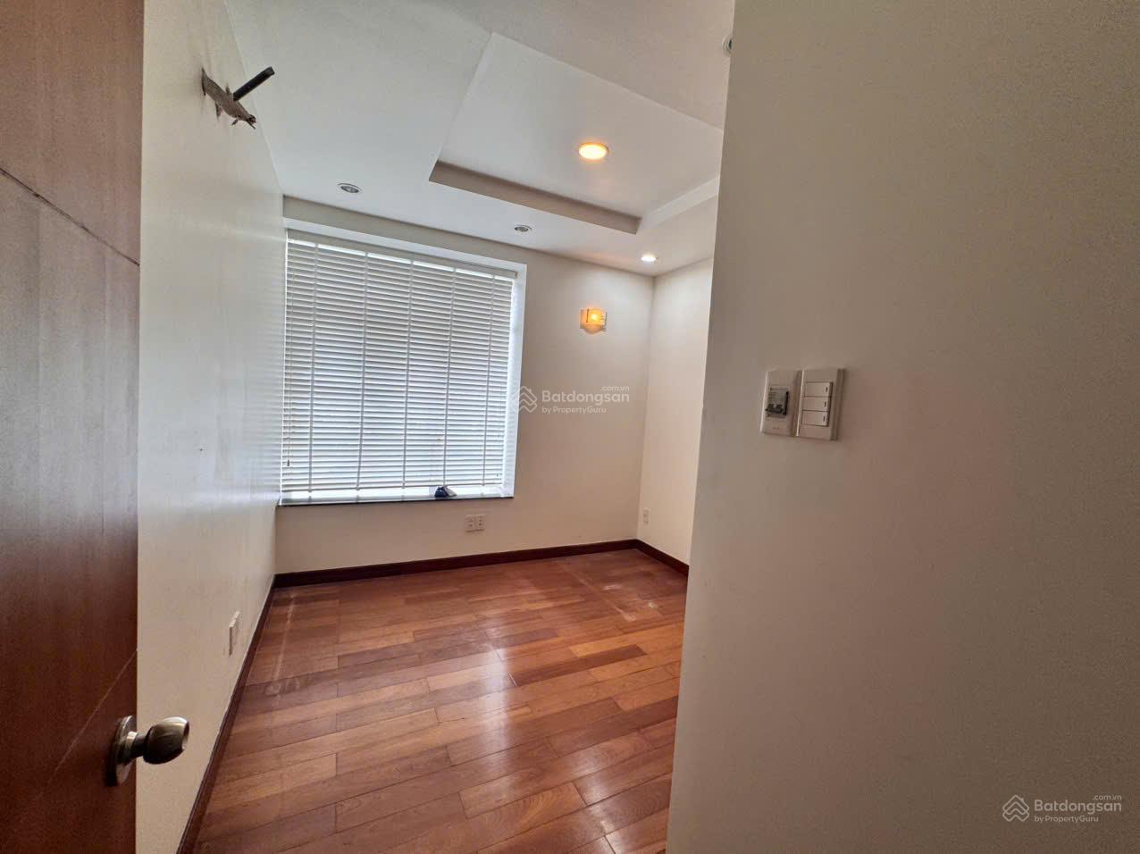 Bán chung cư Hoàng Anh River View, 11 tỷ VND, 162m2, 4PN, 4WC tầng thấp Bán chung cư Hoàng Anh River View, 11 tỷ VND, 162m2, 4PN, 4WC tầng thấp