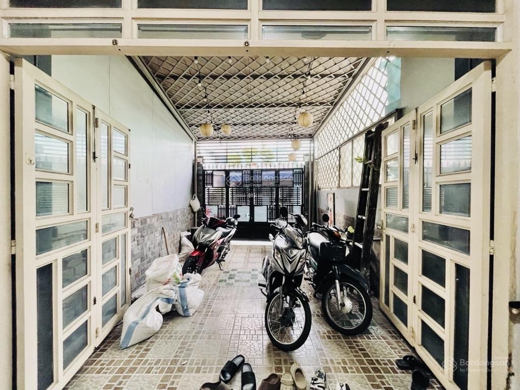 Cực hiếm bán nhà mặt tiền mà giá hẻm chỉ 122tr/m2 - Bán nhanh nhà 4 tầng 80m2 - mặt tiền P. 5