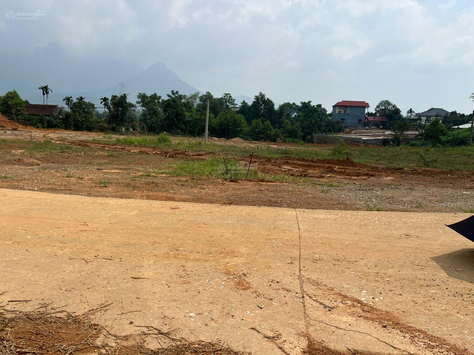 Đất Tu Vũ mặt đường trục chính ô tô tránh, cách cty gạch ngói sông Đà hơn 200m, trạm đăng kiểm 4km