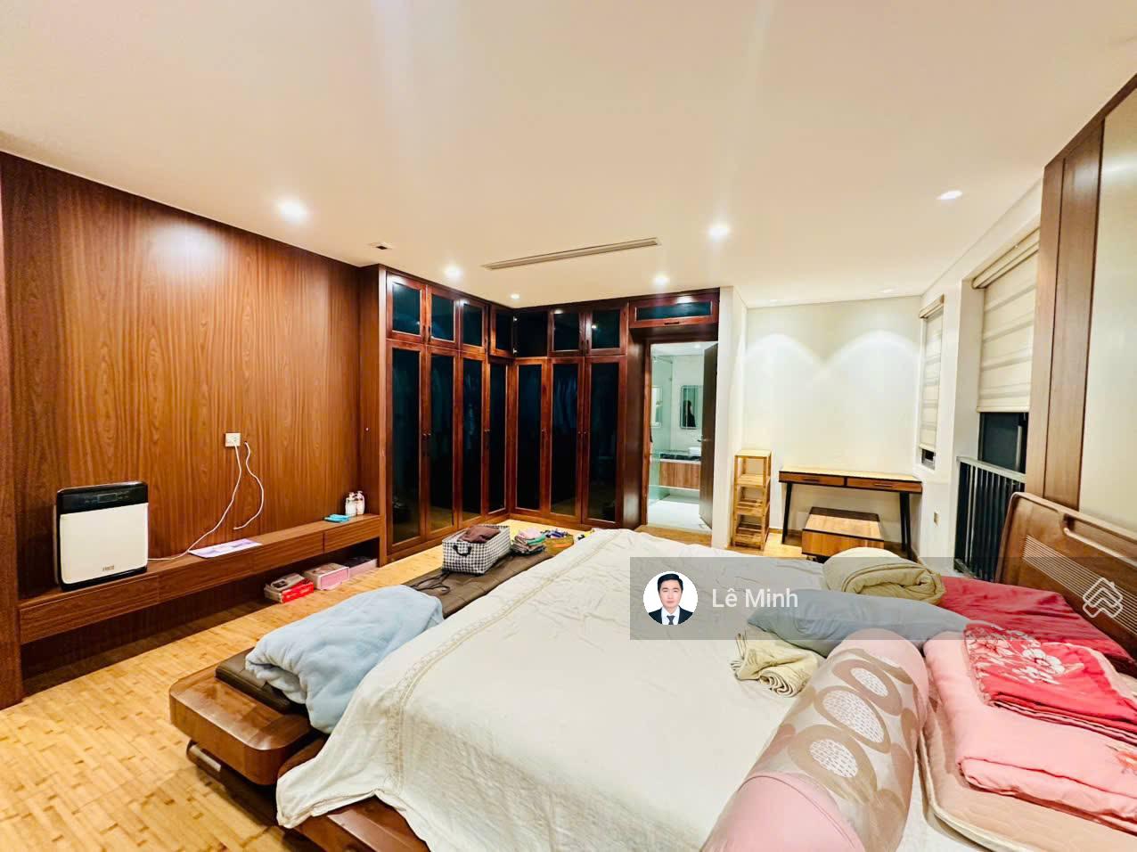 Lô Góc KĐT Văn Quán Gần Mặt Đường Đôi Vườn Hoa Ở và Làm VP Tốt DT 120m MT 22m Giá 26 Tỷ